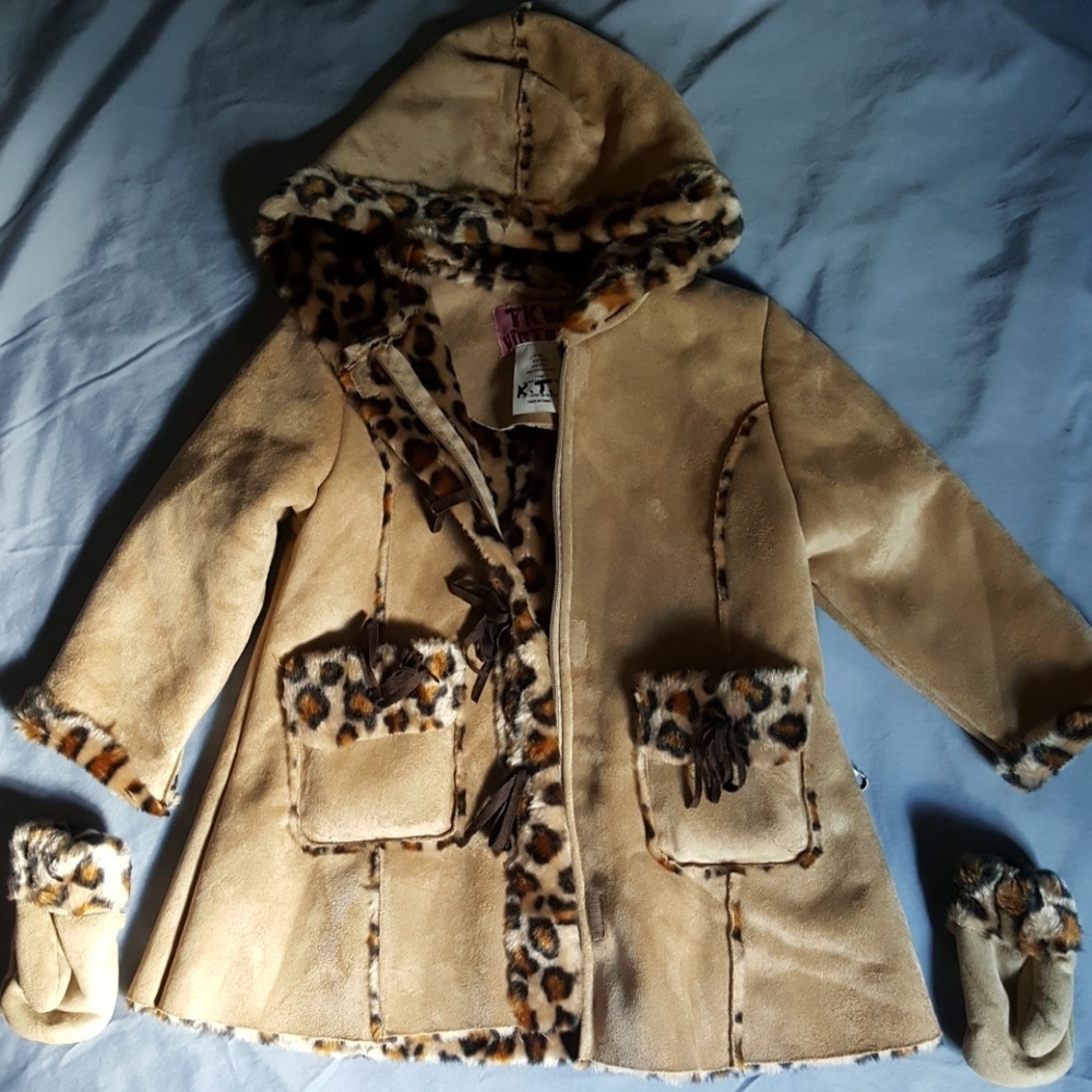 Adorable Girl's Coat
